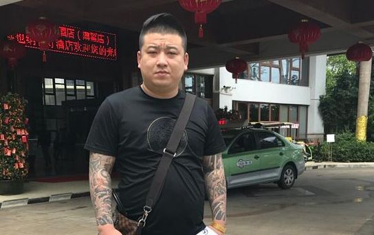 天津李四真实身份和家庭背景 个人资料遭扒被指社会黑道人? 